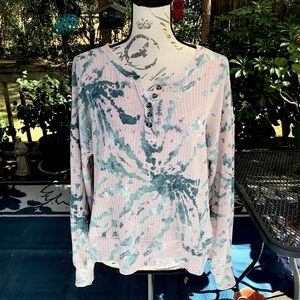 True Craft Long Sleeved Pink Green Print Henley Top Size Medium New NWT M